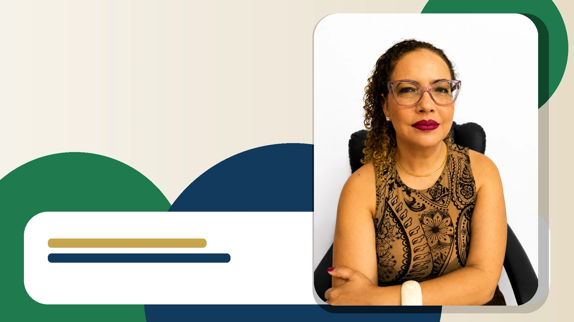 Imagem editorial da Professora Kátia em ambiente de escuta e participação
